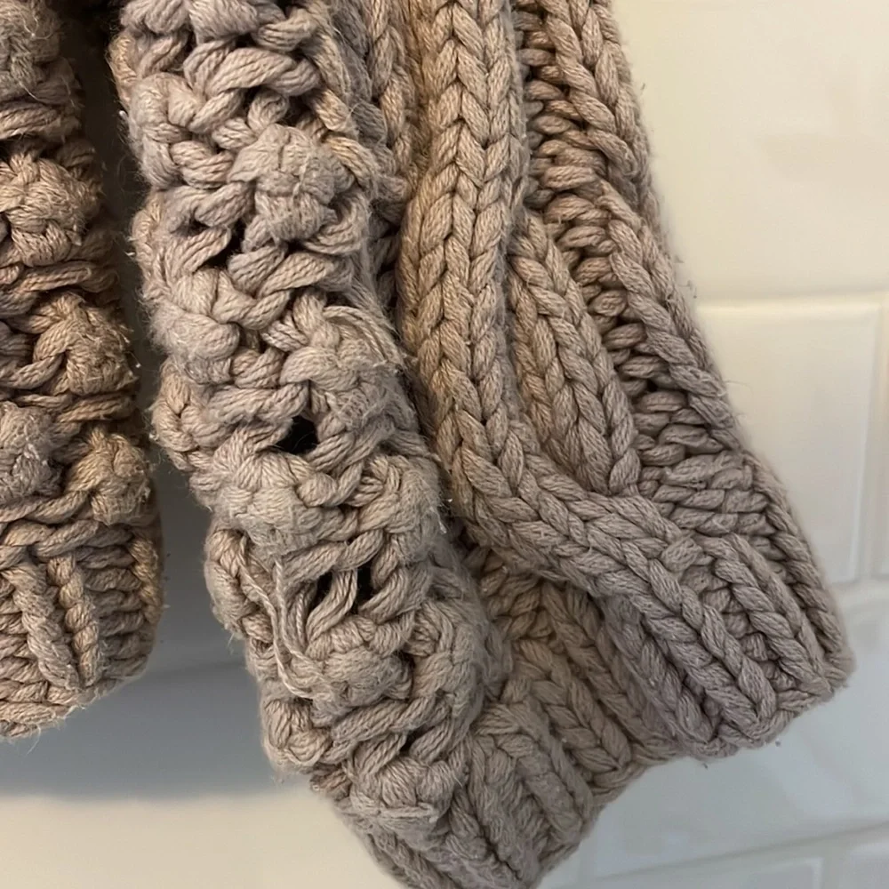 SHAE Anthro cropped shrug/sweater - Picture 7 of 8